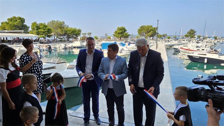 Slika /slike/foto 7_24/foto PPVRH-CRIKVENICA 19-7_24/nsl PPVRH-CRIKVENICA 19-7_24.jpg